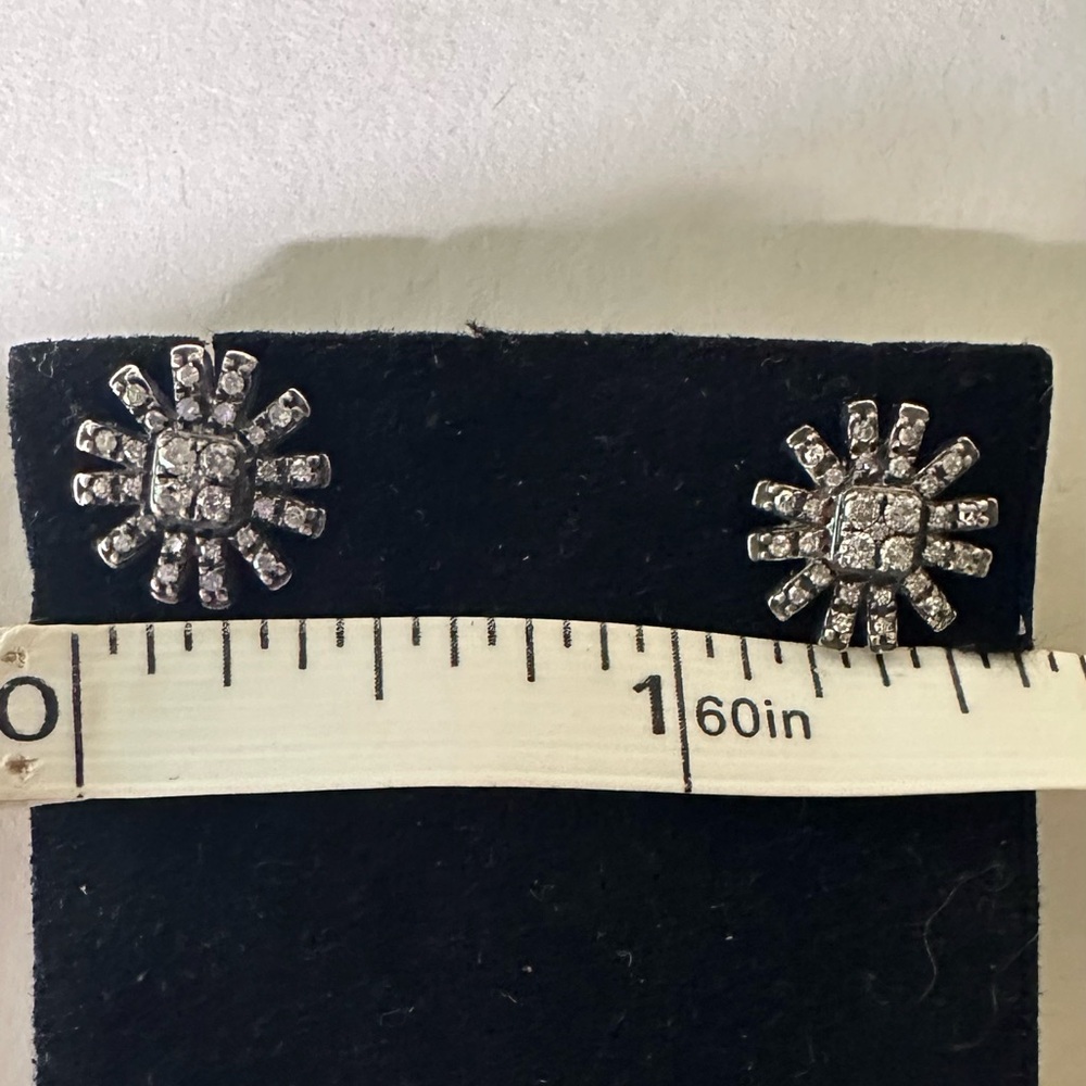 Colleen Lopez Sterling Silver Diamond Sunburst Earrings 0.25ctw - Picture 10 of 14